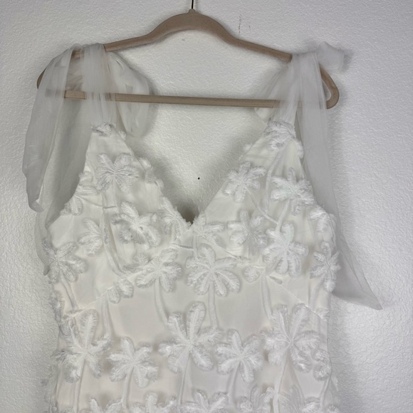 Selfie Leslie Mykonos Morning Tied Shoulder Embellished Mini Dress White sz L - Picture 3 of 9